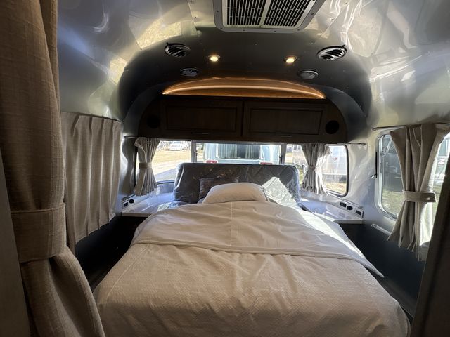 2025 Airstream 30RBQ Base