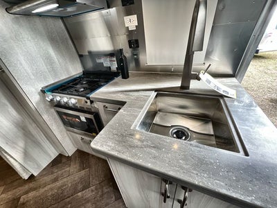 2025 Airstream 25FBQ Base