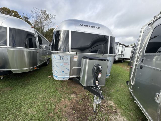 2026 Airstream 27FBQ Base