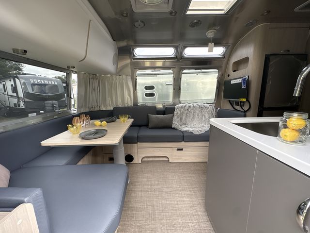 2026 Airstream 25FBQ Base