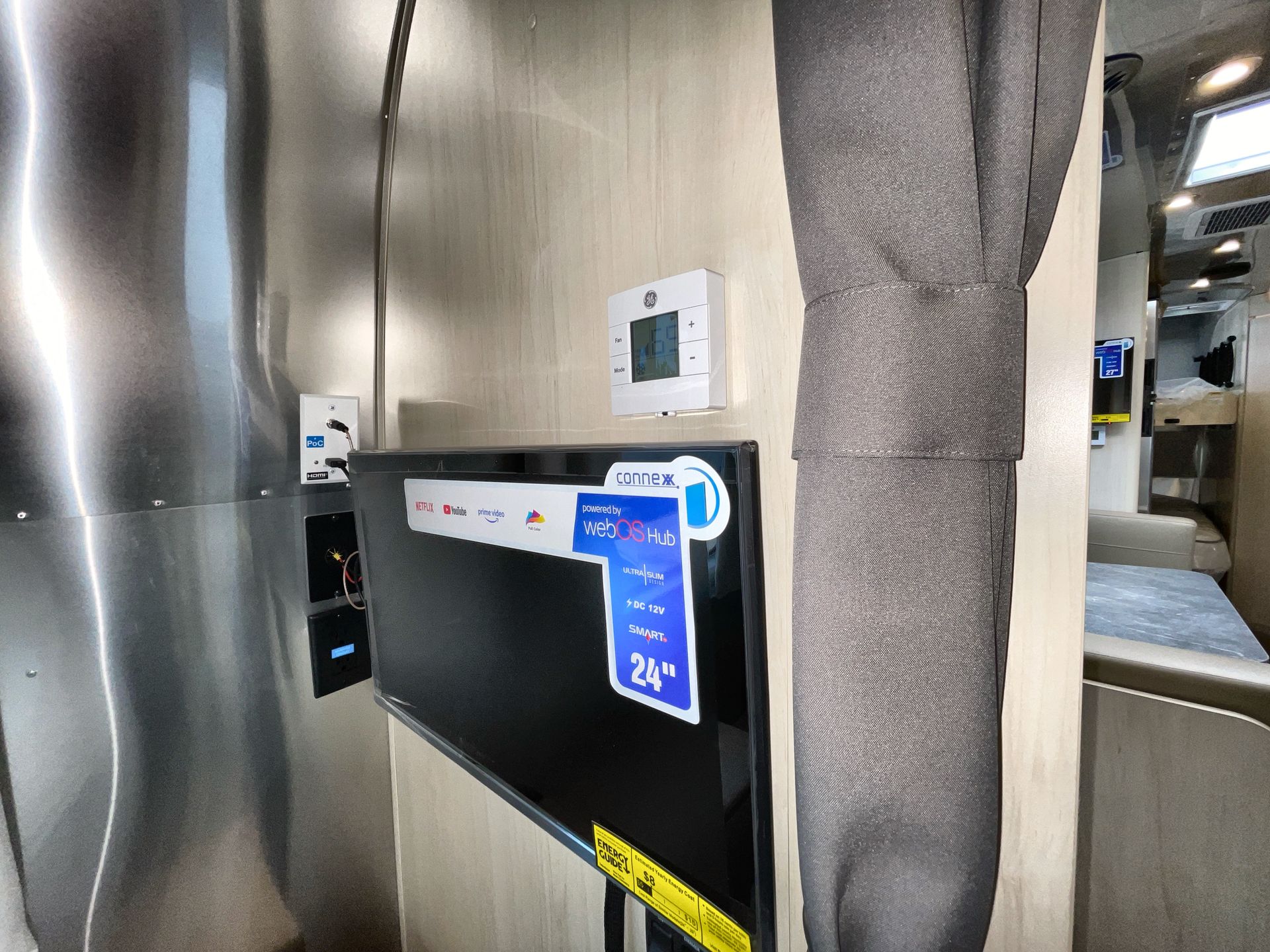 2025 Airstream 30FBBQ Base