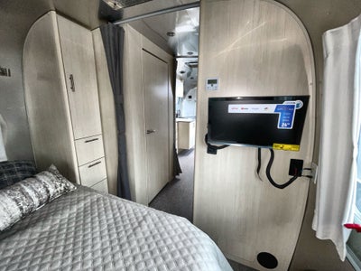 2025 Airstream 25FBQ Base
