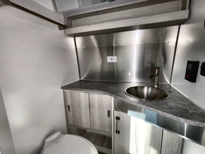 2025 Airstream 25FBQ Base