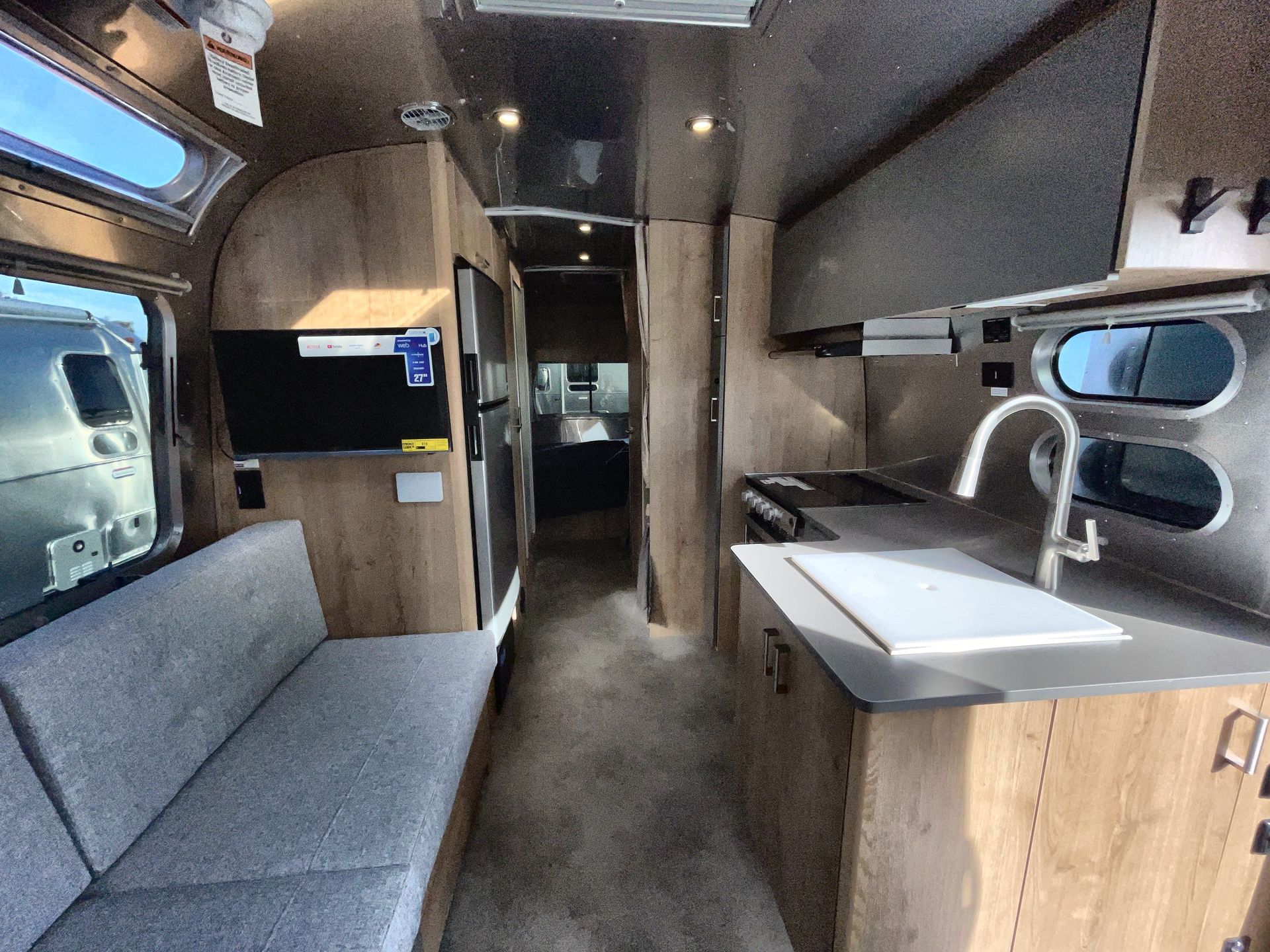 2026 Airstream 25FBQ Base
