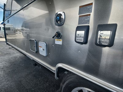 2025 Airstream 27FBQ Base