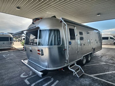 2025 Airstream 27FBQ Base