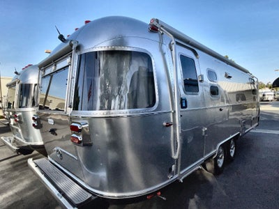 2025 Airstream 27FBT Base