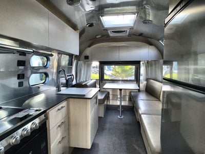 2025 Airstream 27FBT Base