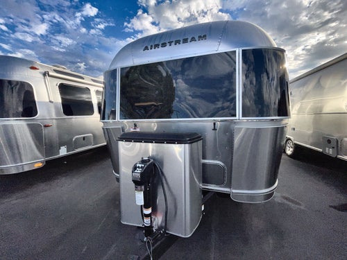 2026 Airstream 27FBQ Base