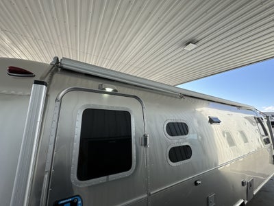 2025 Airstream 27FBQ Base