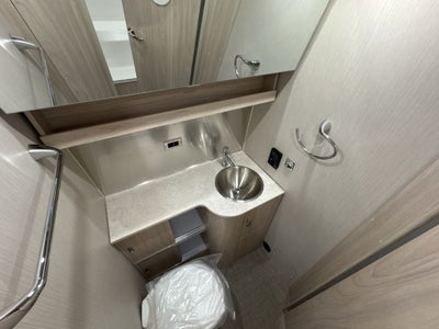 2025 Airstream 27FBQ Base