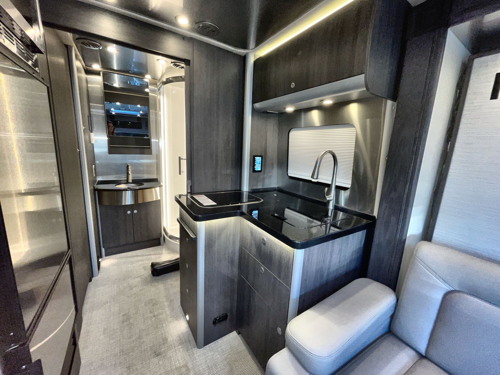 2026 Airstream Murphy Suite Base