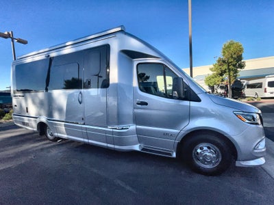 2026 Airstream Murphy Suite Base