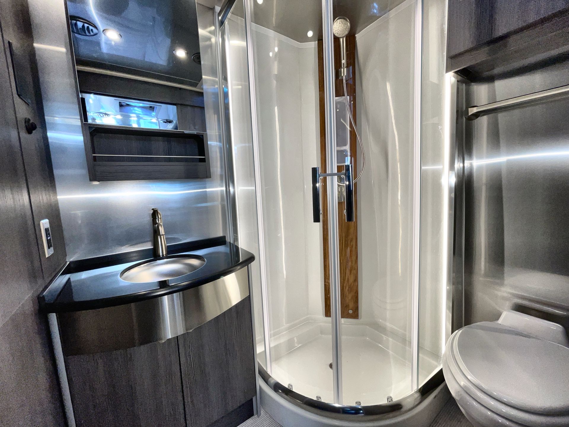 2026 Airstream Murphy Suite Base