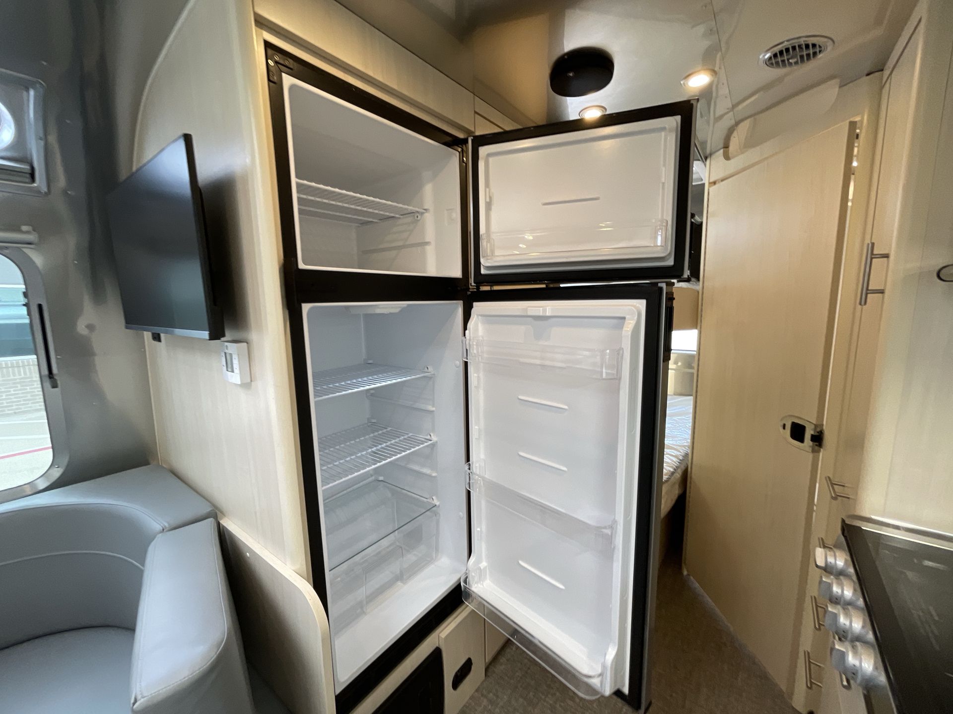 2026 Airstream 30FBBQ Base
