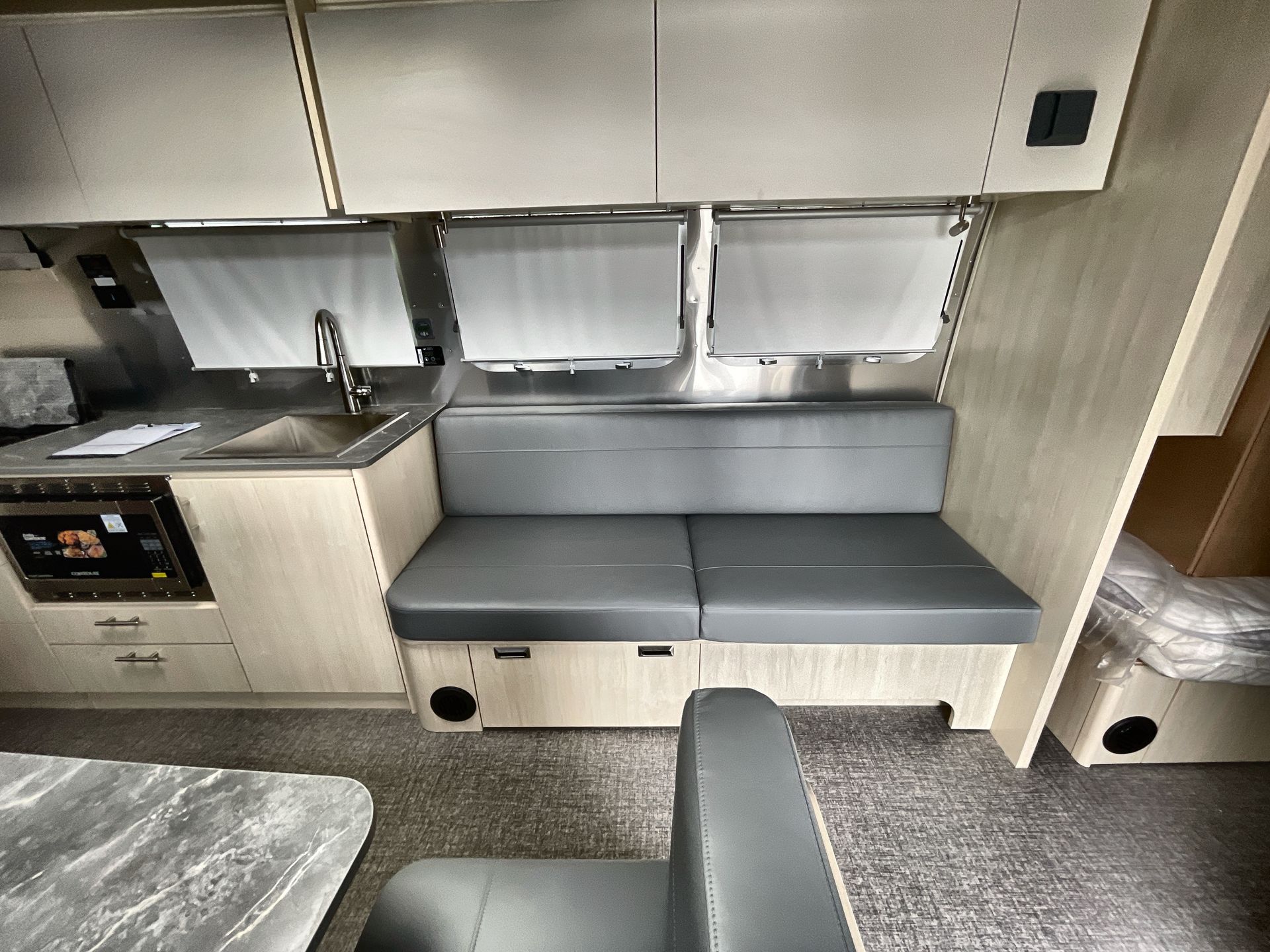 2026 Airstream 30FBBT Base