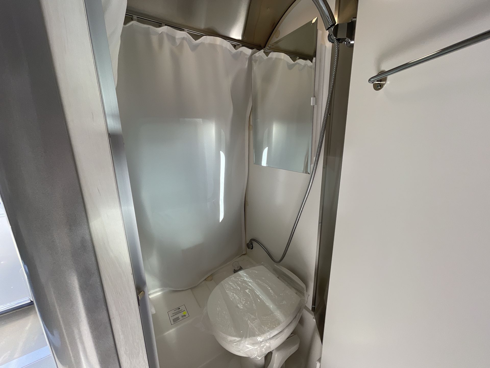 2026 Airstream 16RB Base