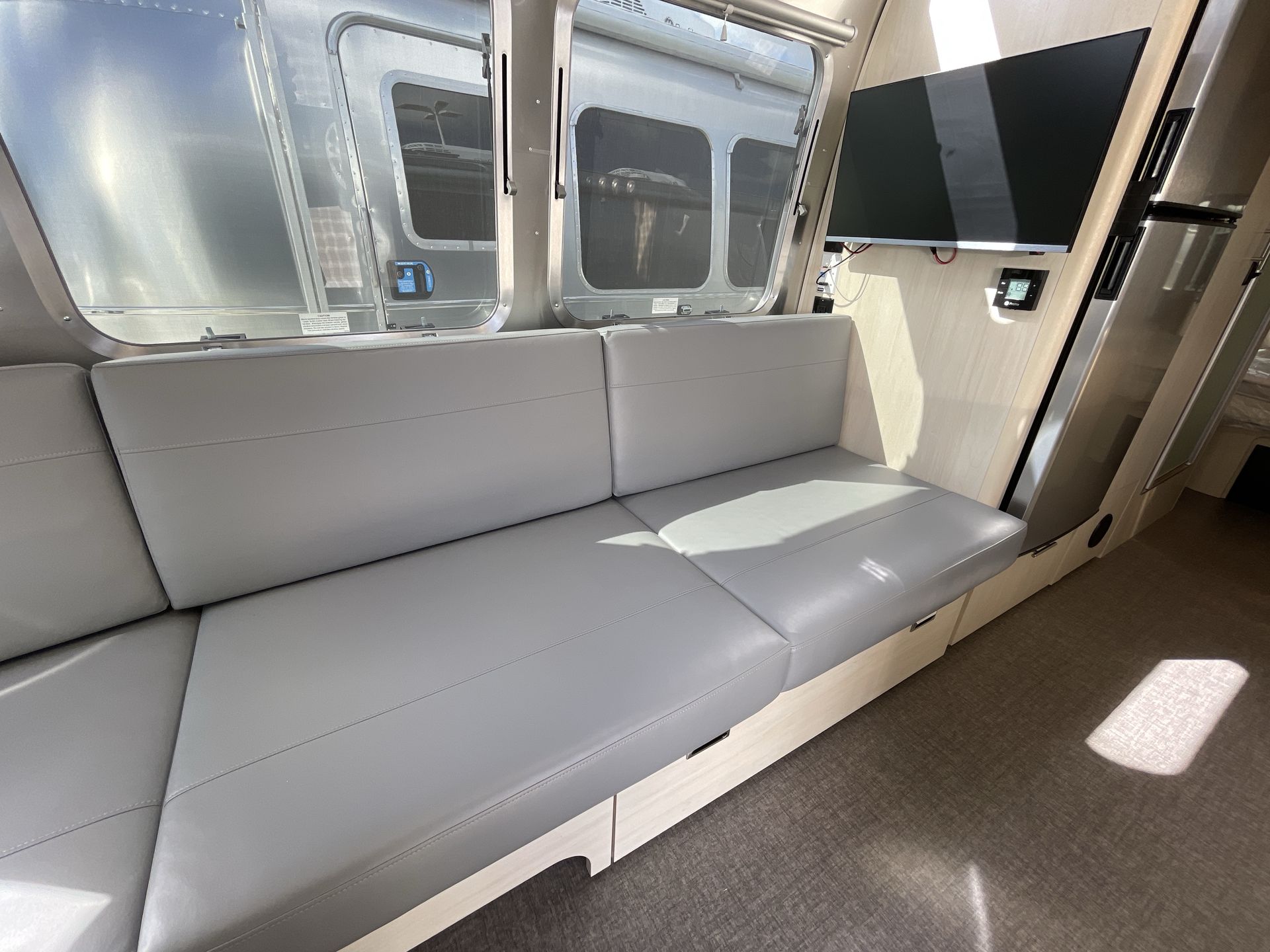2026 Airstream 25FBQ Base