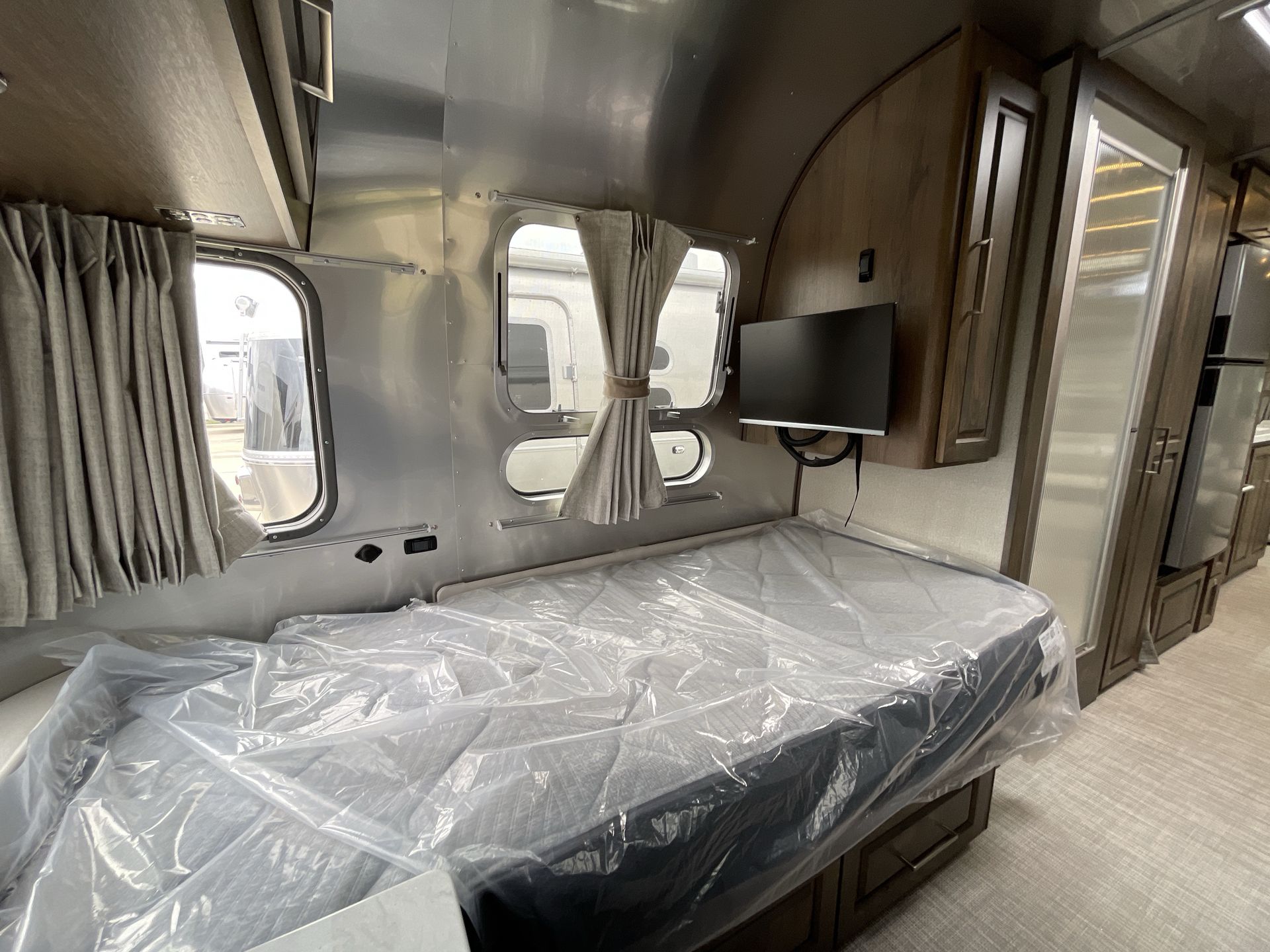 2026 Airstream 28RBT Base