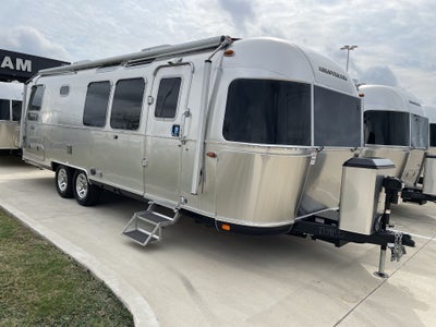 2026 Airstream 28RBT Base