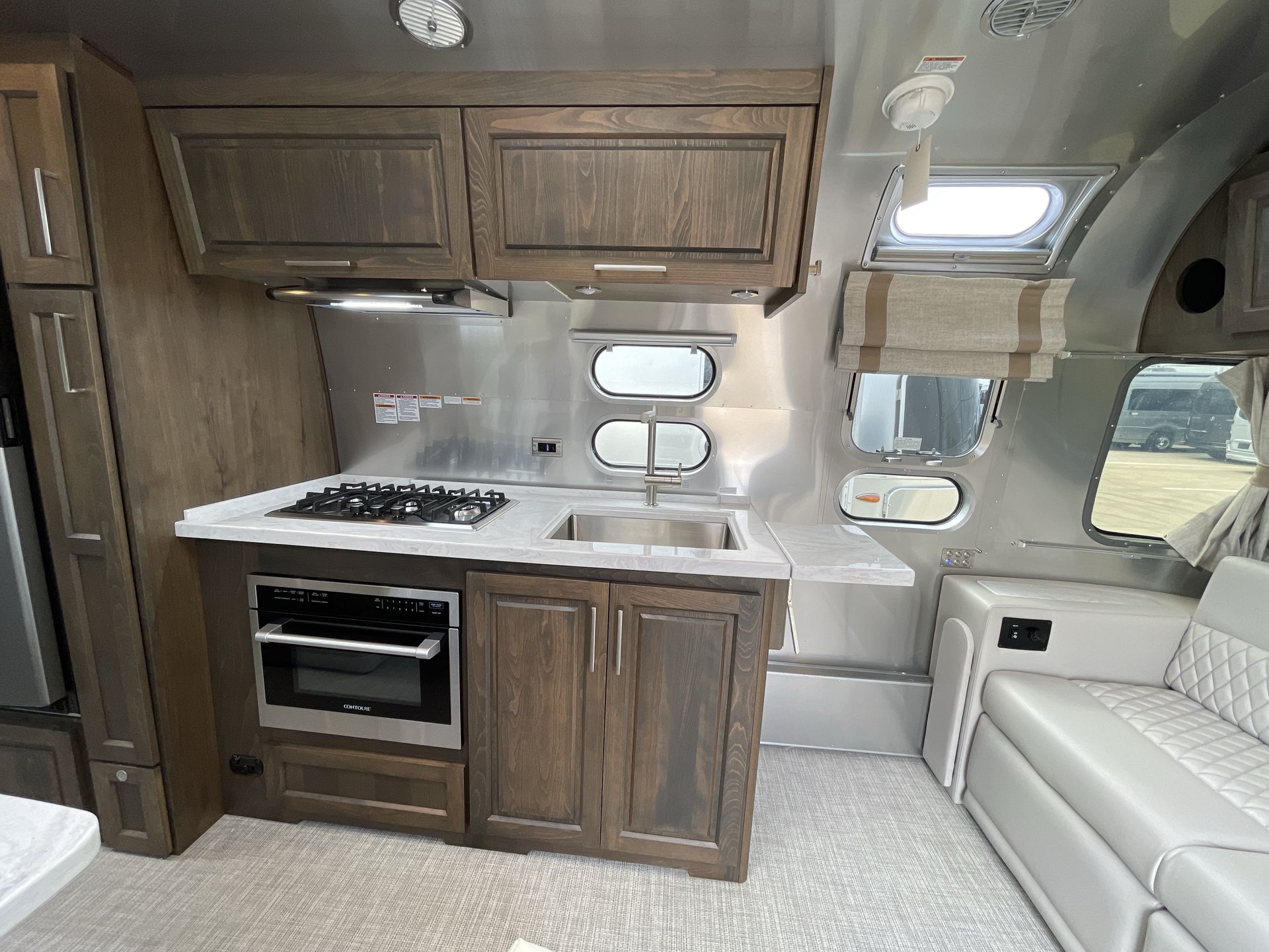 2026 Airstream 28RBT Base