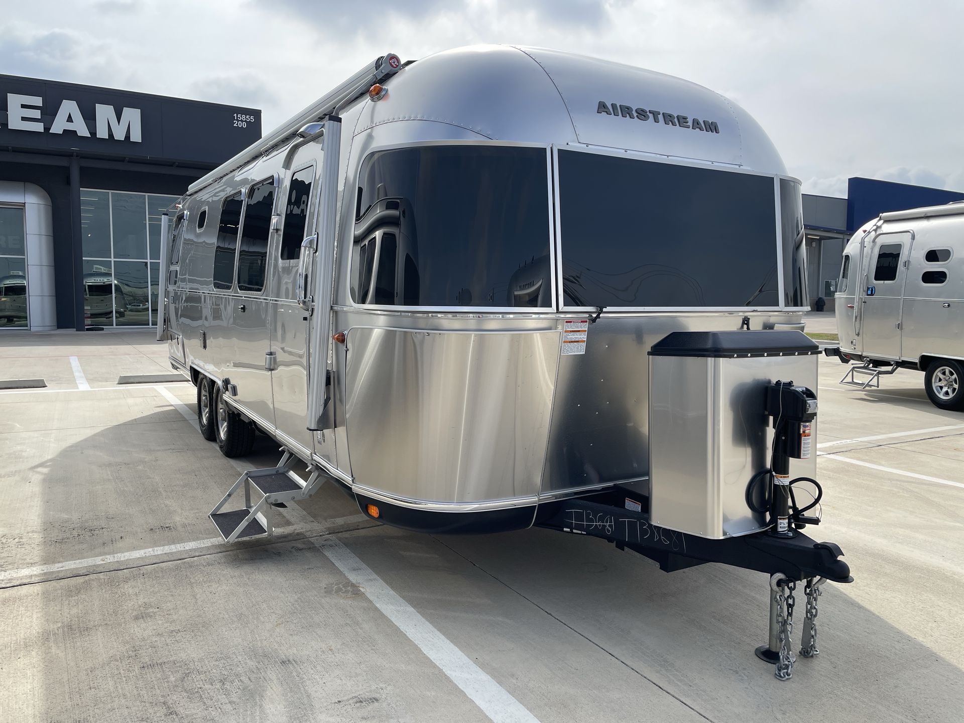 2026 Airstream 28RBT Base