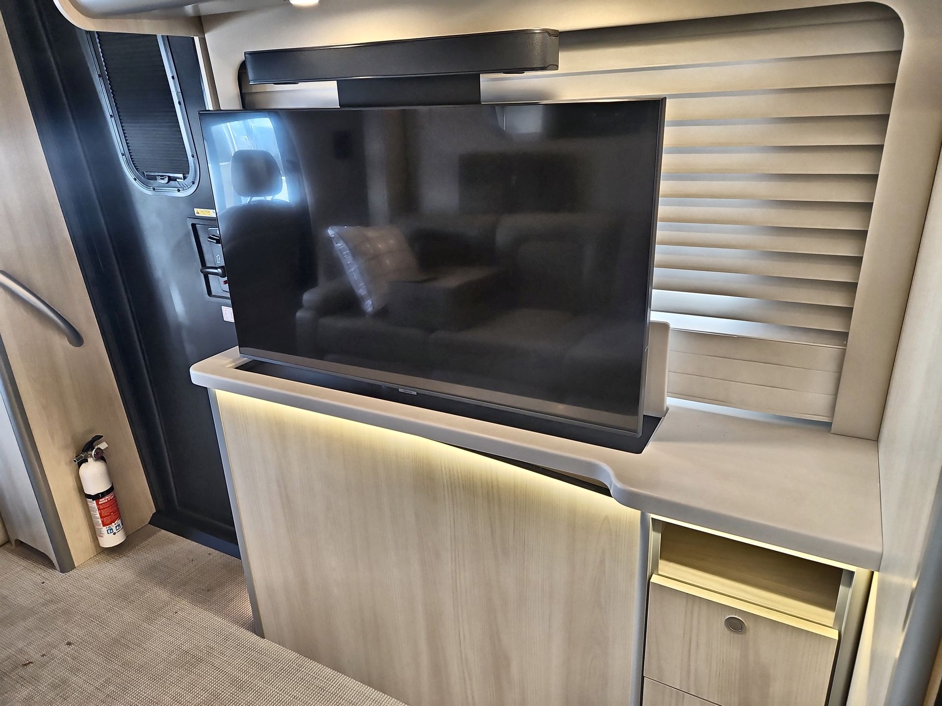 2026 Airstream 30RBT Base