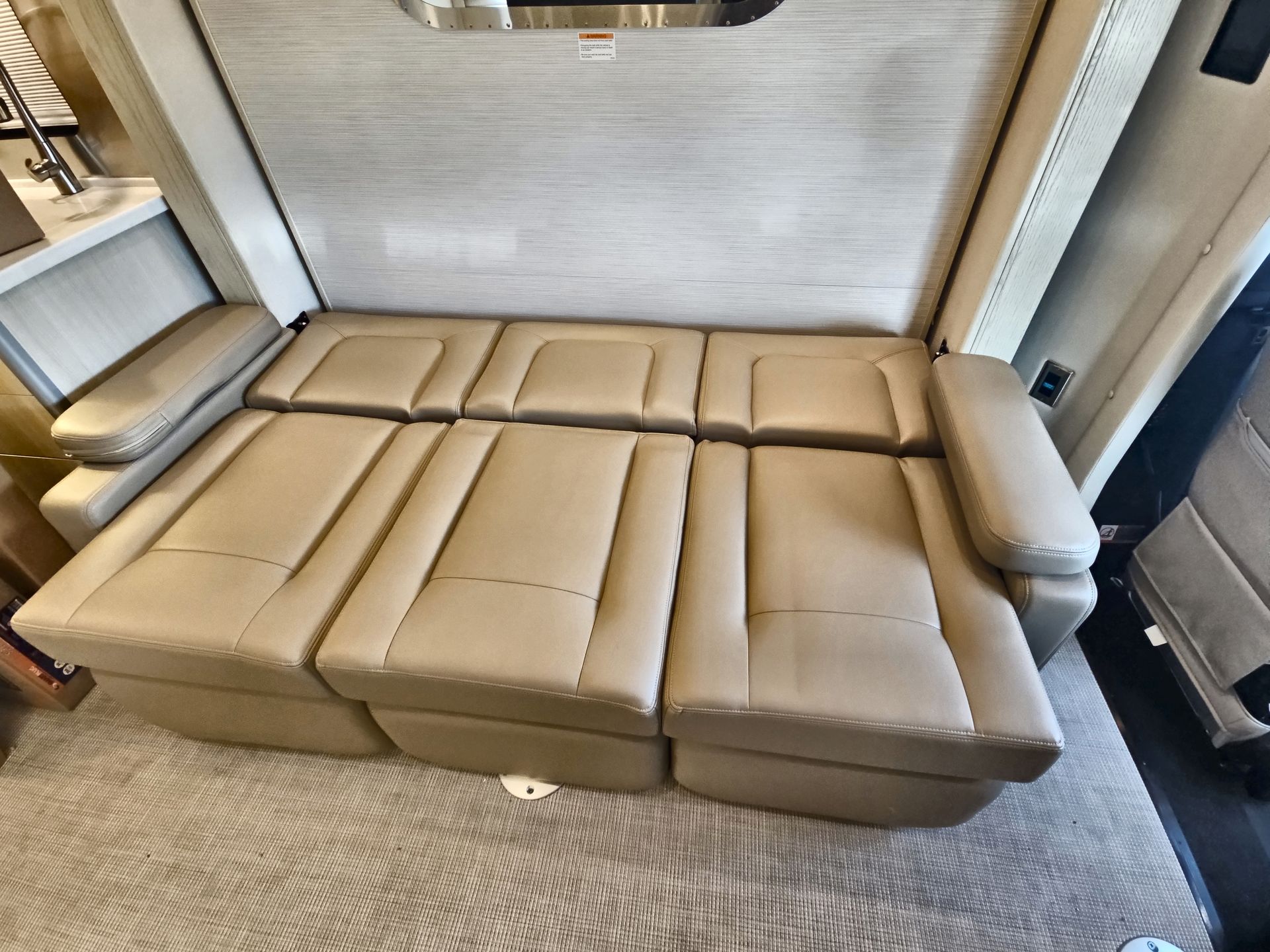 2026 Airstream 30RBT Base