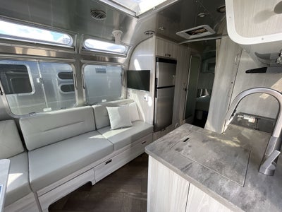 2026 Airstream 25FBQ Base