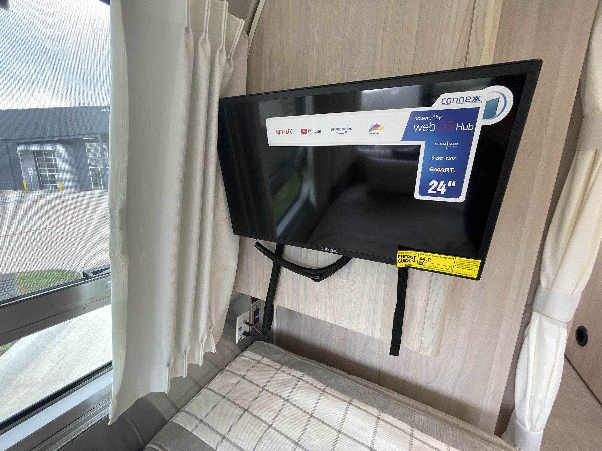 2026 Airstream 30RBT Base