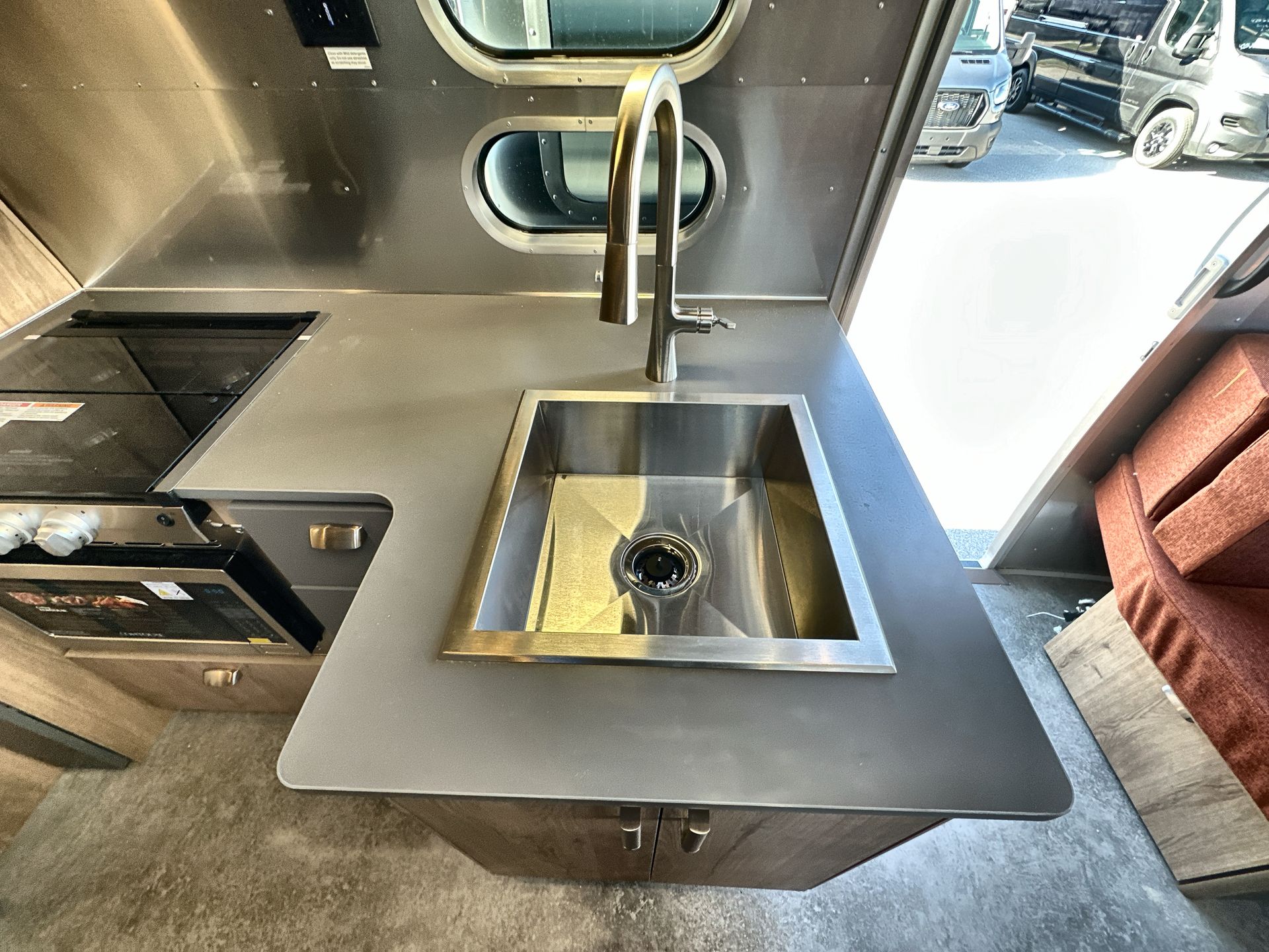 2026 Airstream 25FBQ Base