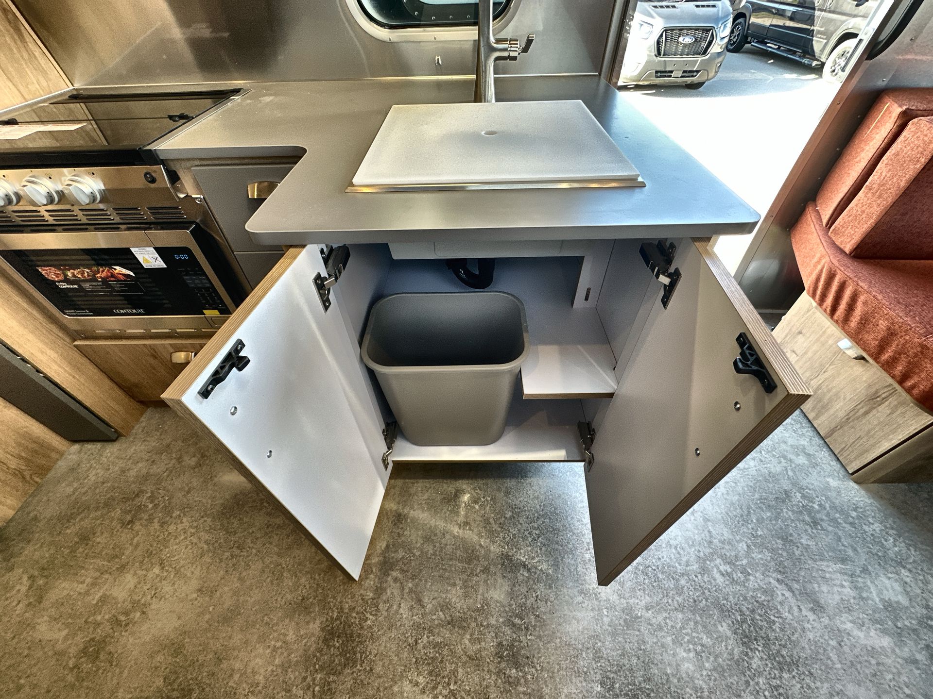 2026 Airstream 25FBQ Base