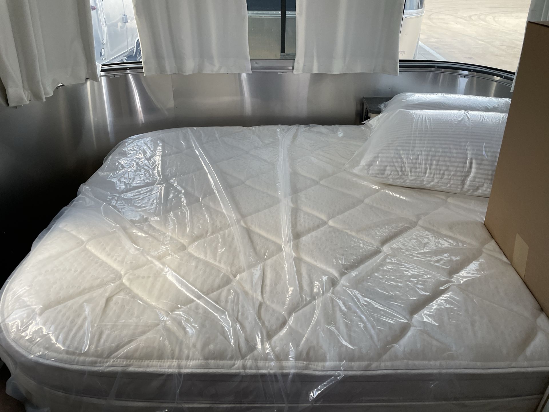 2026 Airstream 23FBQ Base