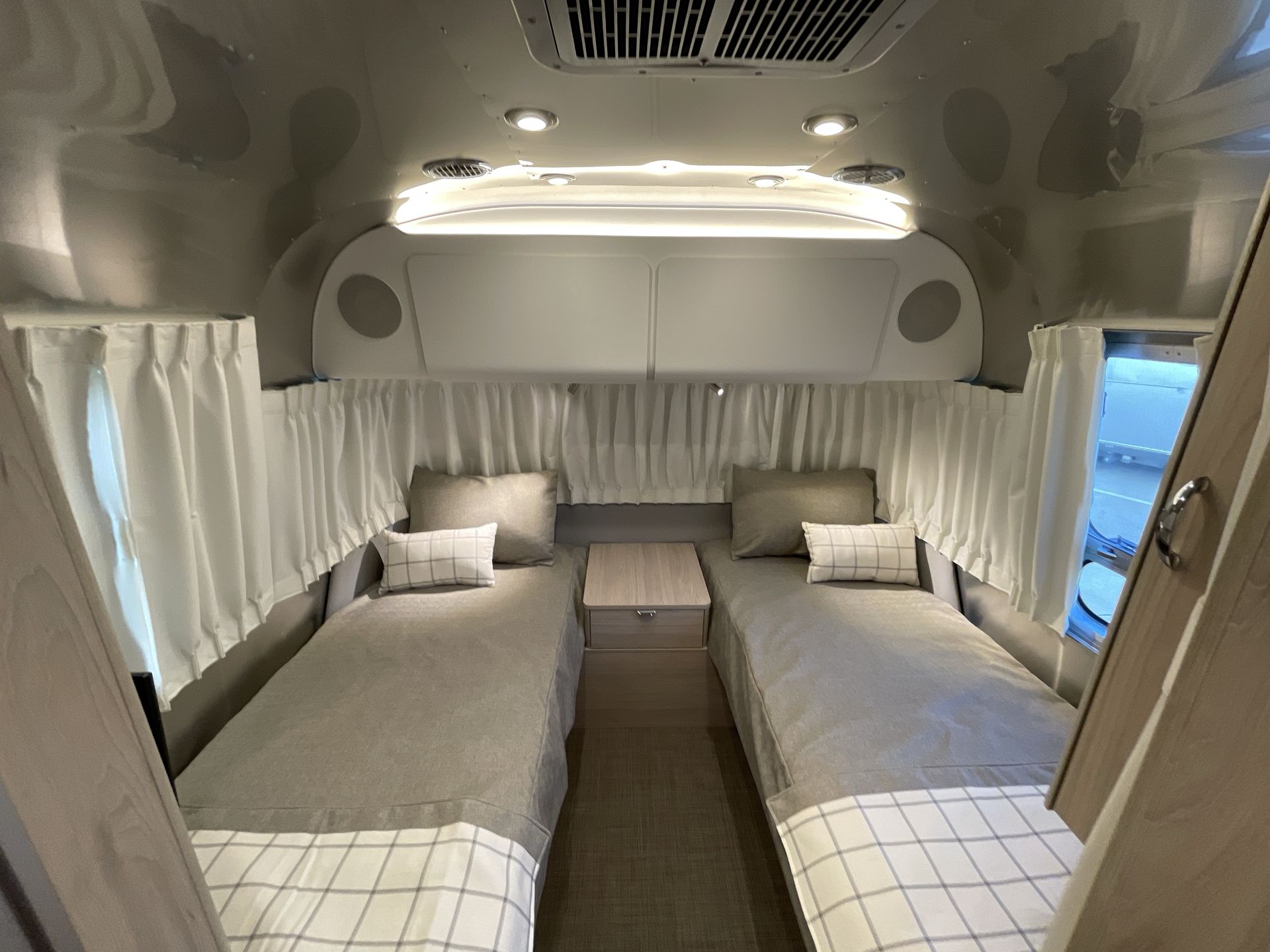 2026 Airstream 25FBQ Base