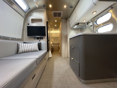 2026 Airstream 25FBQ Base