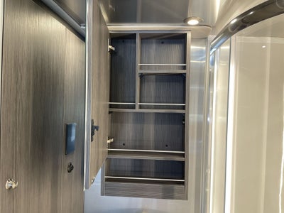 2026 Airstream Murphy Suite Base