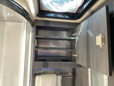 2026 Airstream Murphy Suite Base