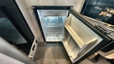 2025 Airstream 16X Base