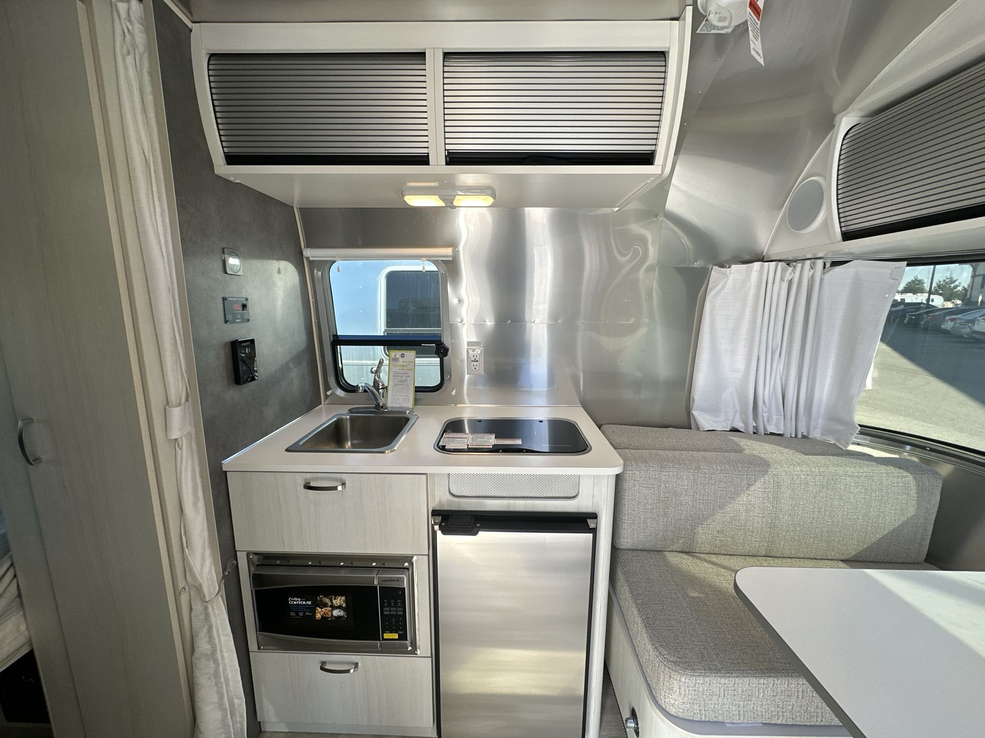 2026 Airstream 16RB Base