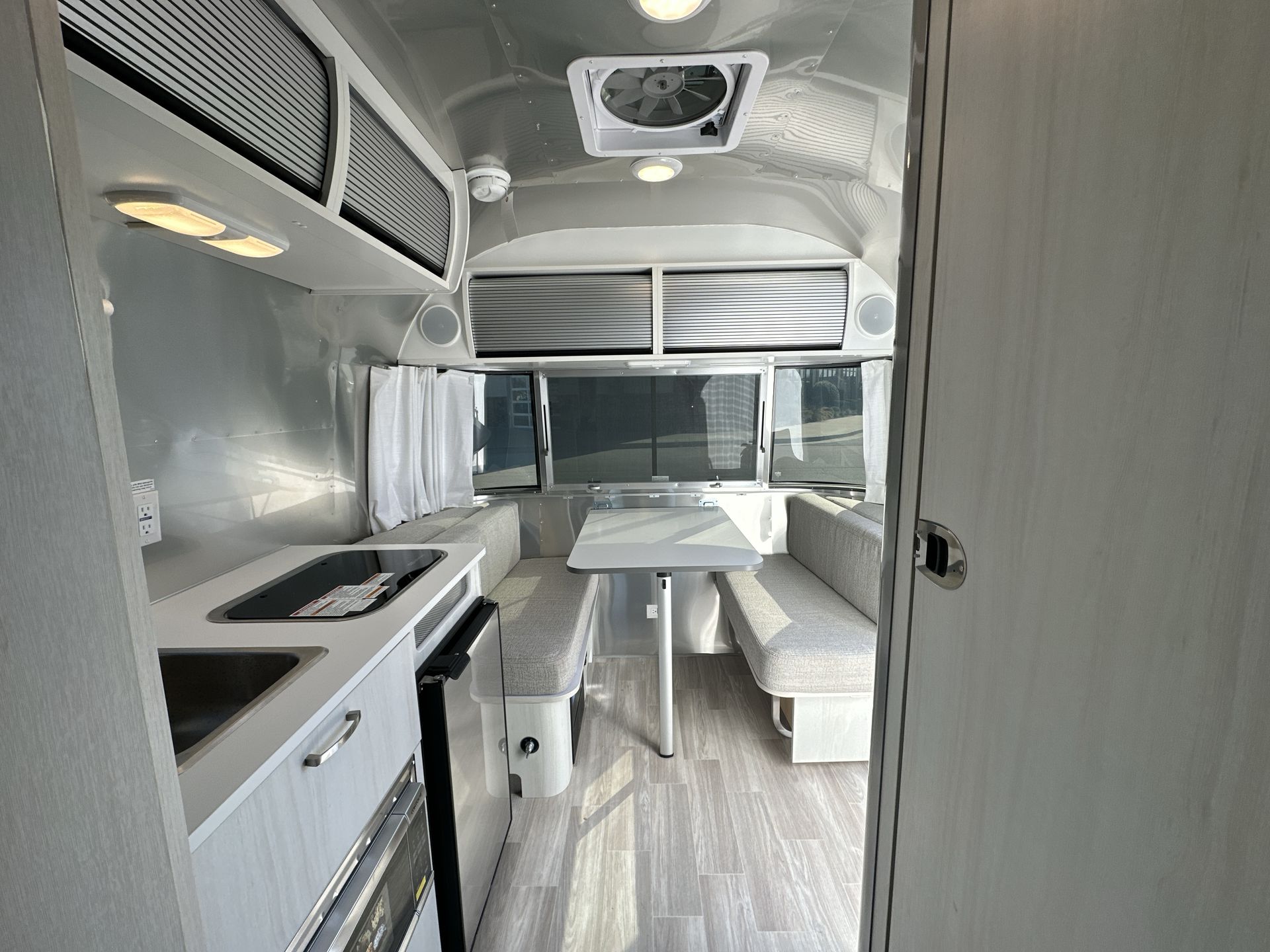 2026 Airstream 16RB Base