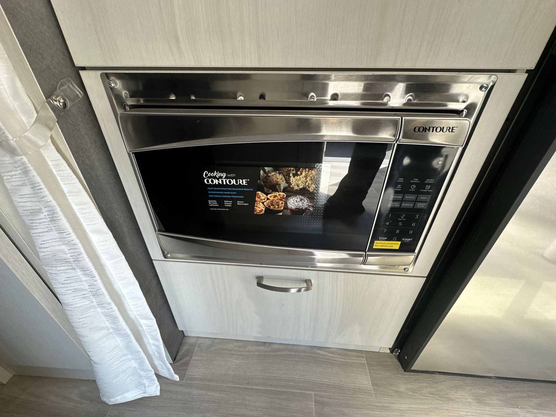 2026 Airstream 16RB Base