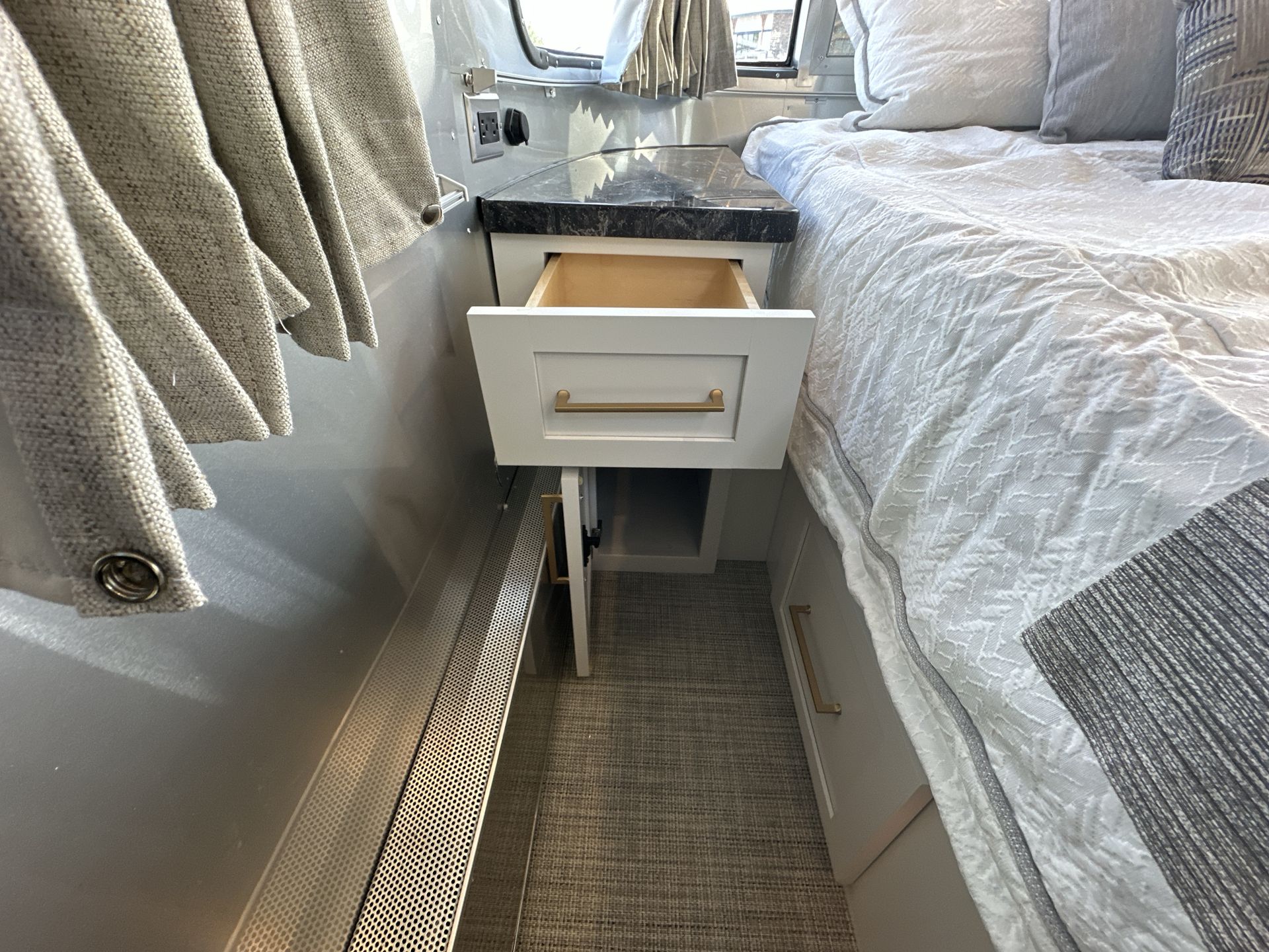2026 Airstream 30RBQ Base