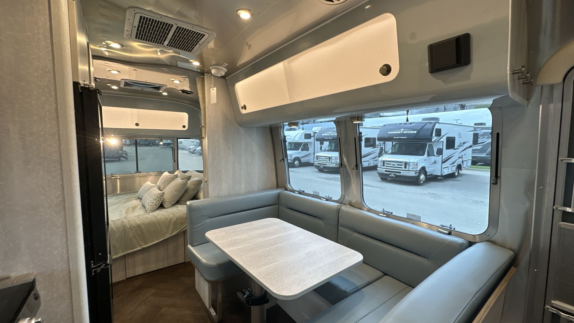 2025 Airstream 23FBQ Base