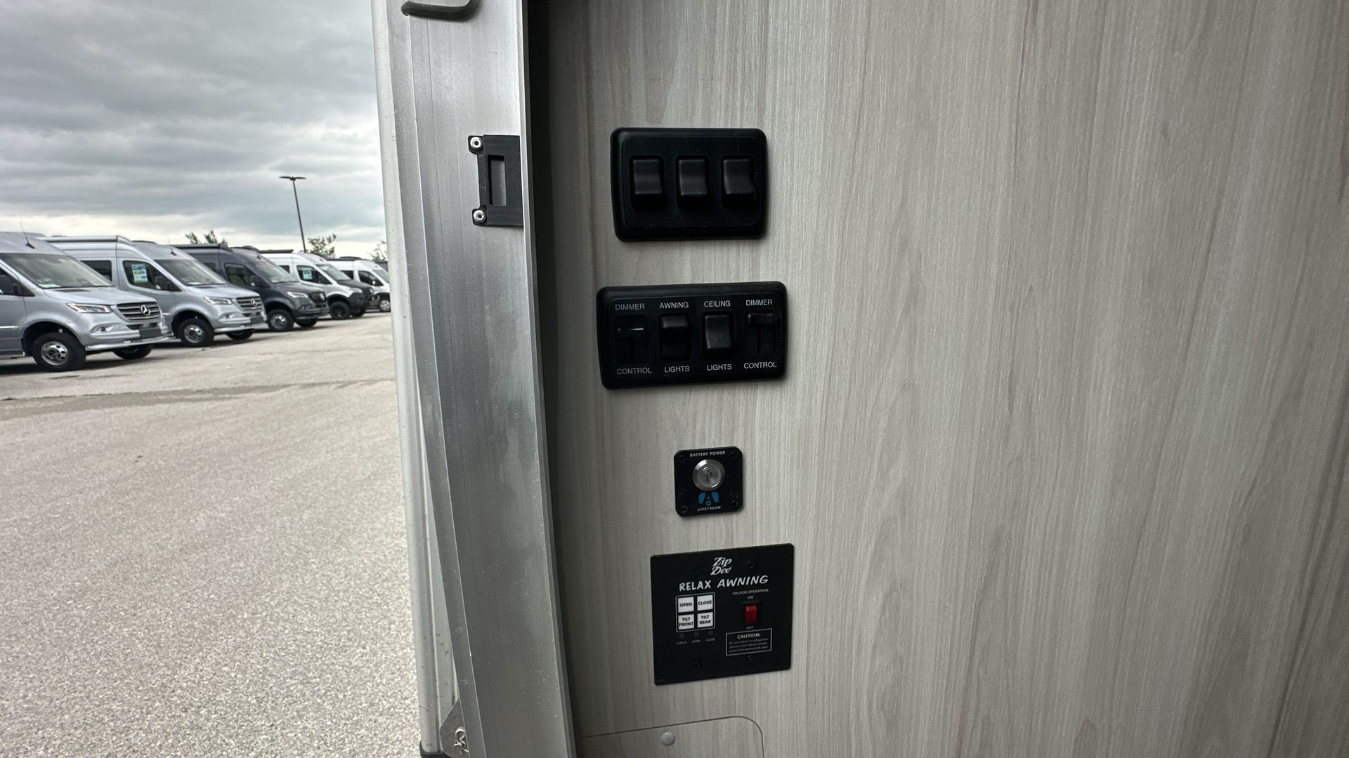 2025 Airstream 23FBQ Base