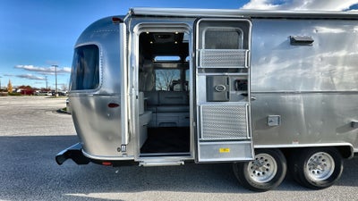 2025 Airstream 27FBQ Base