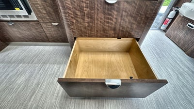 2025 Airstream 27FBQ Base