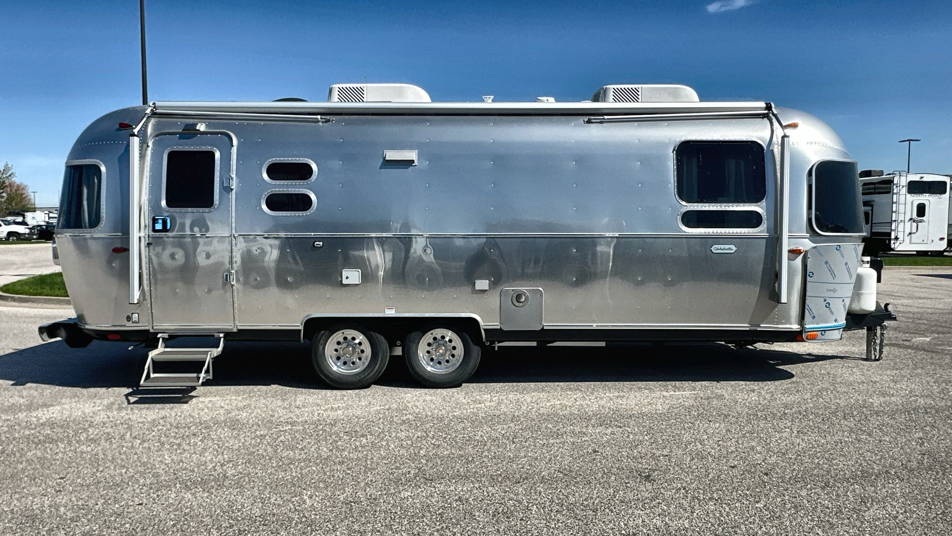 2025 Airstream 27FBQ Base