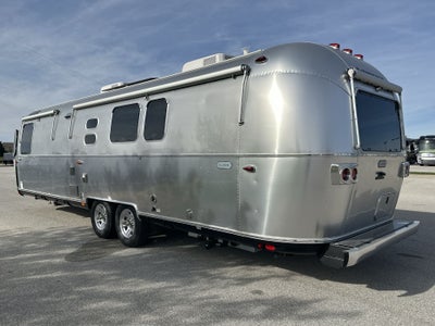 2026 Airstream 33FBQ Base
