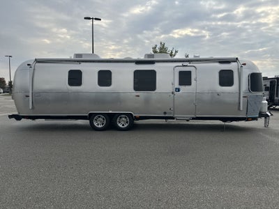 2026 Airstream 33FBQ Base