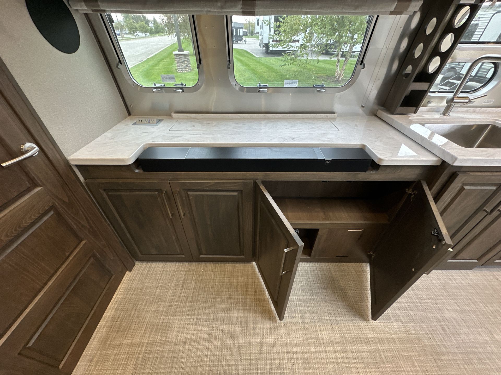 2026 Airstream 33FBQ Base